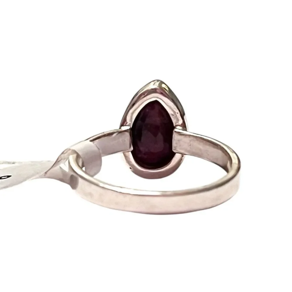 925 Sterling Silver this stunning